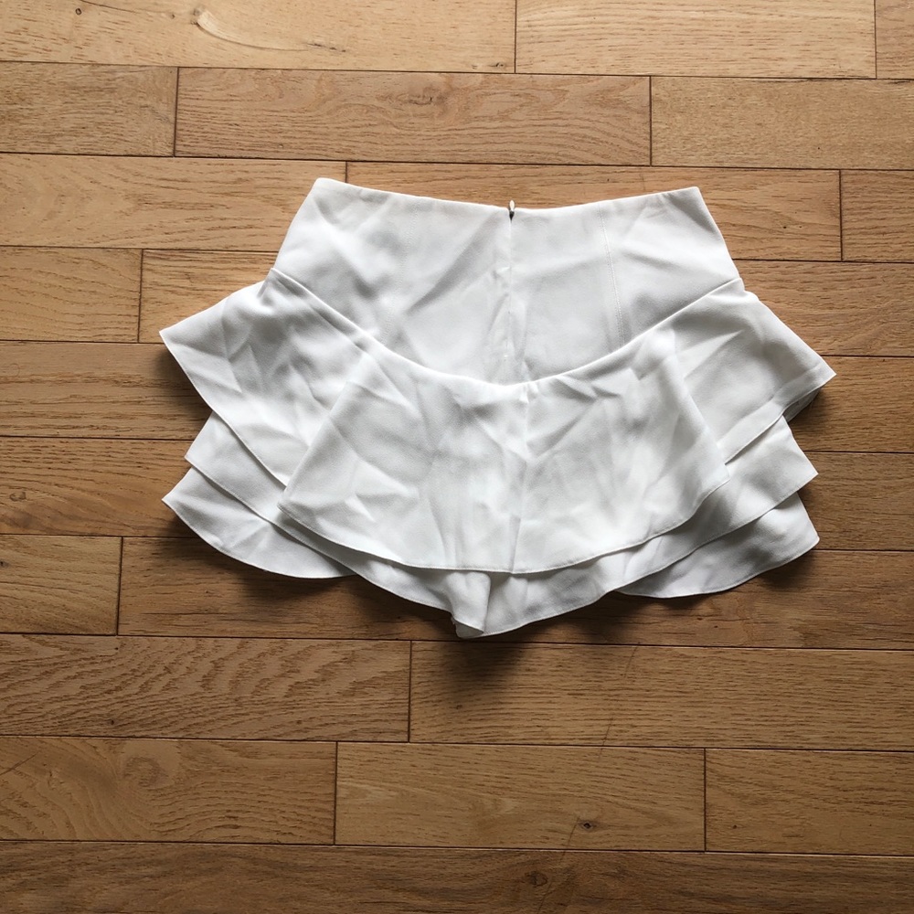 Flowy short - Picture 2 of 2